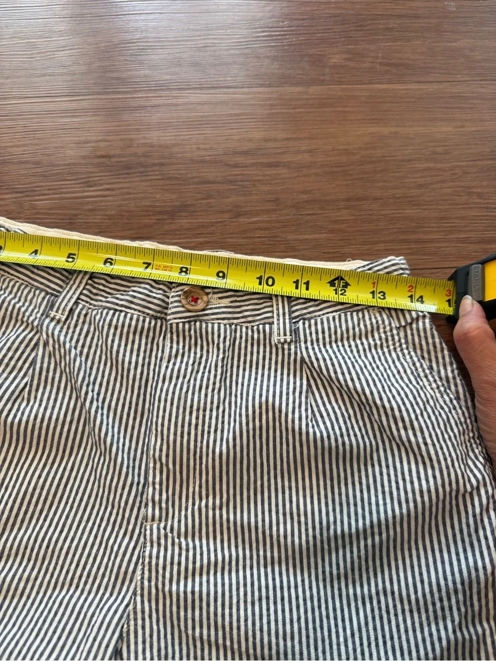 Boys size 13 Seersucker Stripe Shorts - Navy/White